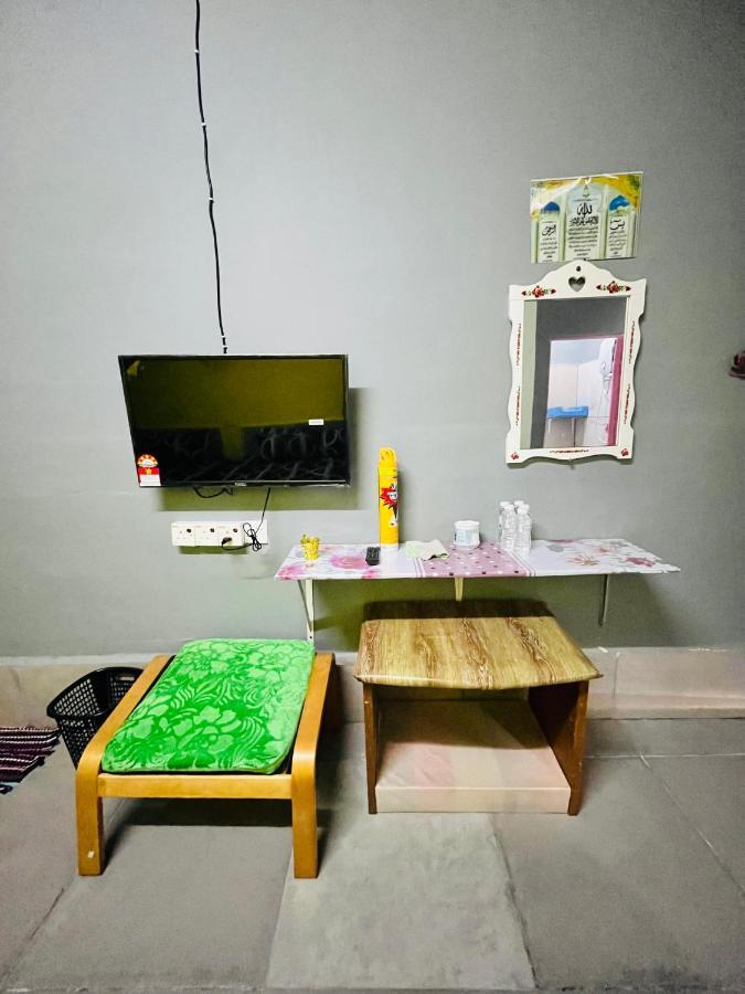 Homestay/Bilik Teluk Gading クアラ・ロンピン エクステリア 写真