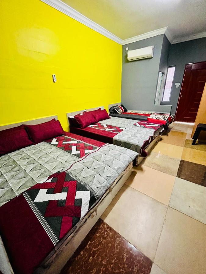 Homestay/Bilik Teluk Gading クアラ・ロンピン エクステリア 写真
