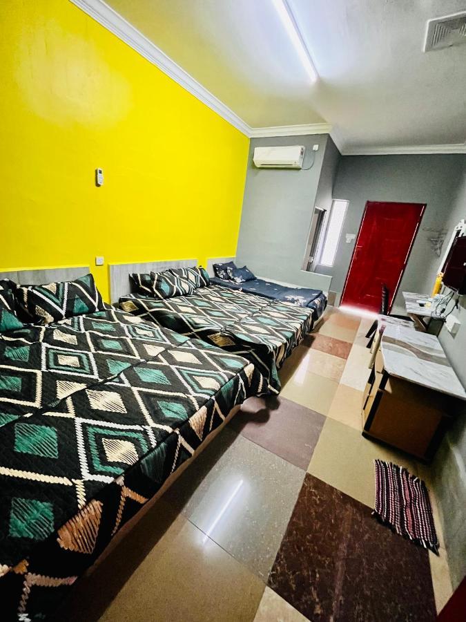 Homestay/Bilik Teluk Gading クアラ・ロンピン エクステリア 写真